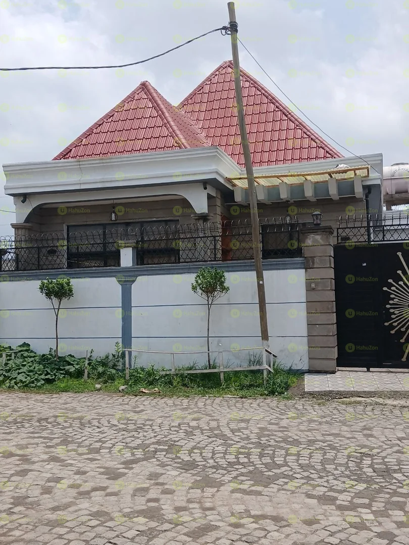 180 ካሬ የሚሸጥ ቪላ ቤት በአያት