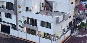 200 ካሬ የሚሸጥ G+2 ቤት በአያት