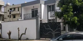 300 ካሬ የሚሸጥ B+G+3 ቤት በአያት