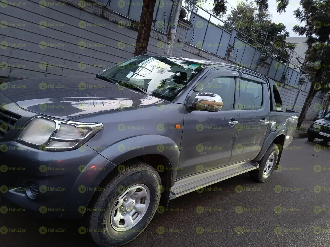 2013 Model-Toyota Hilux