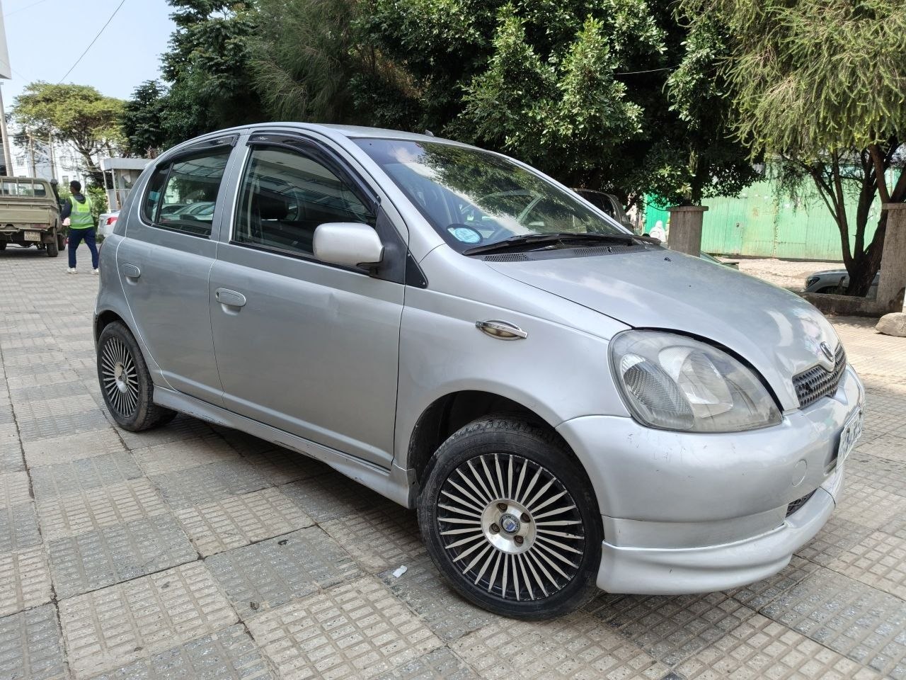 2001 Model-Toyota Vitz
