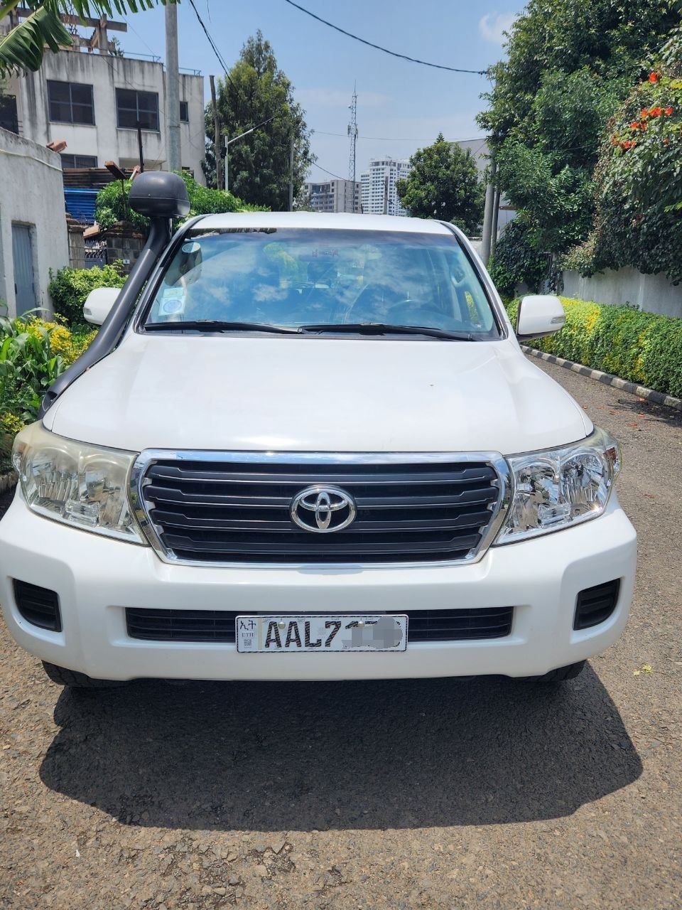 2005 Model-Toyota Landcruiser V8