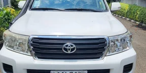 2005 Model-Toyota Landcruiser V8