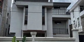 200 ካሬ የሚሸጥ G+2 ቤት በሲኤምሲ