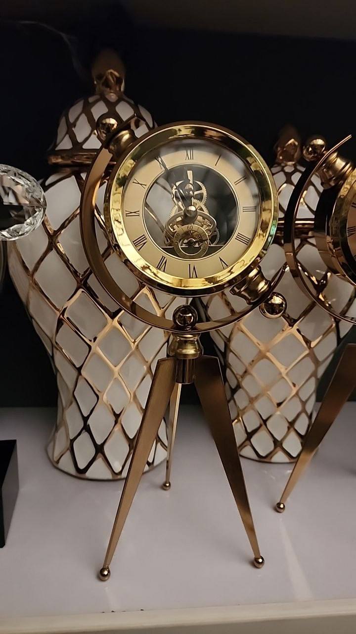 Modern High Luxury Metal Table Clock