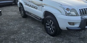 2005 Model-Toyota Landcruiser Prado
