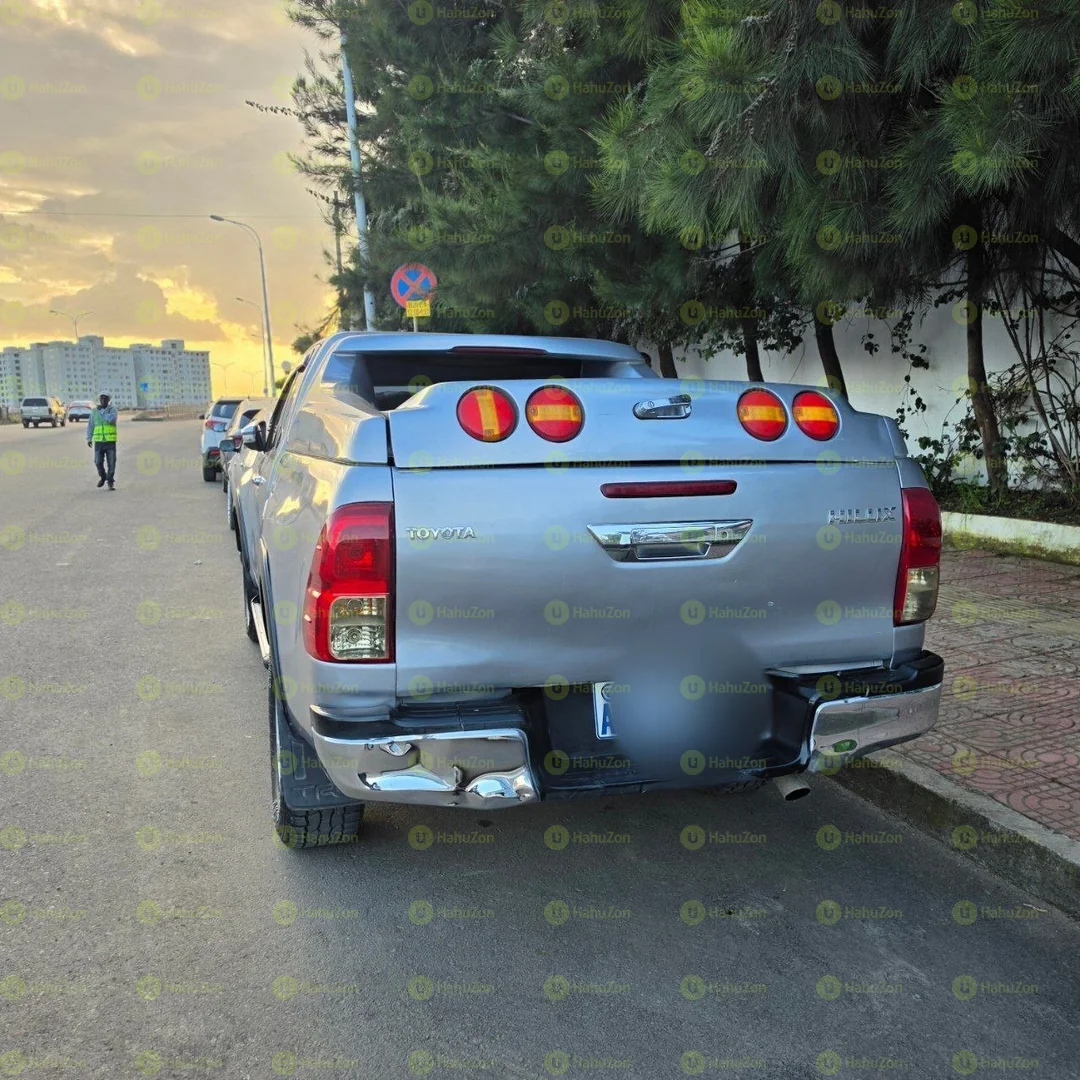 2016 Model-Toyota Hilux Revo