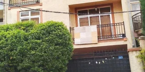 105 ካሬ የሚሸጥ G+2 ቤት በአያት