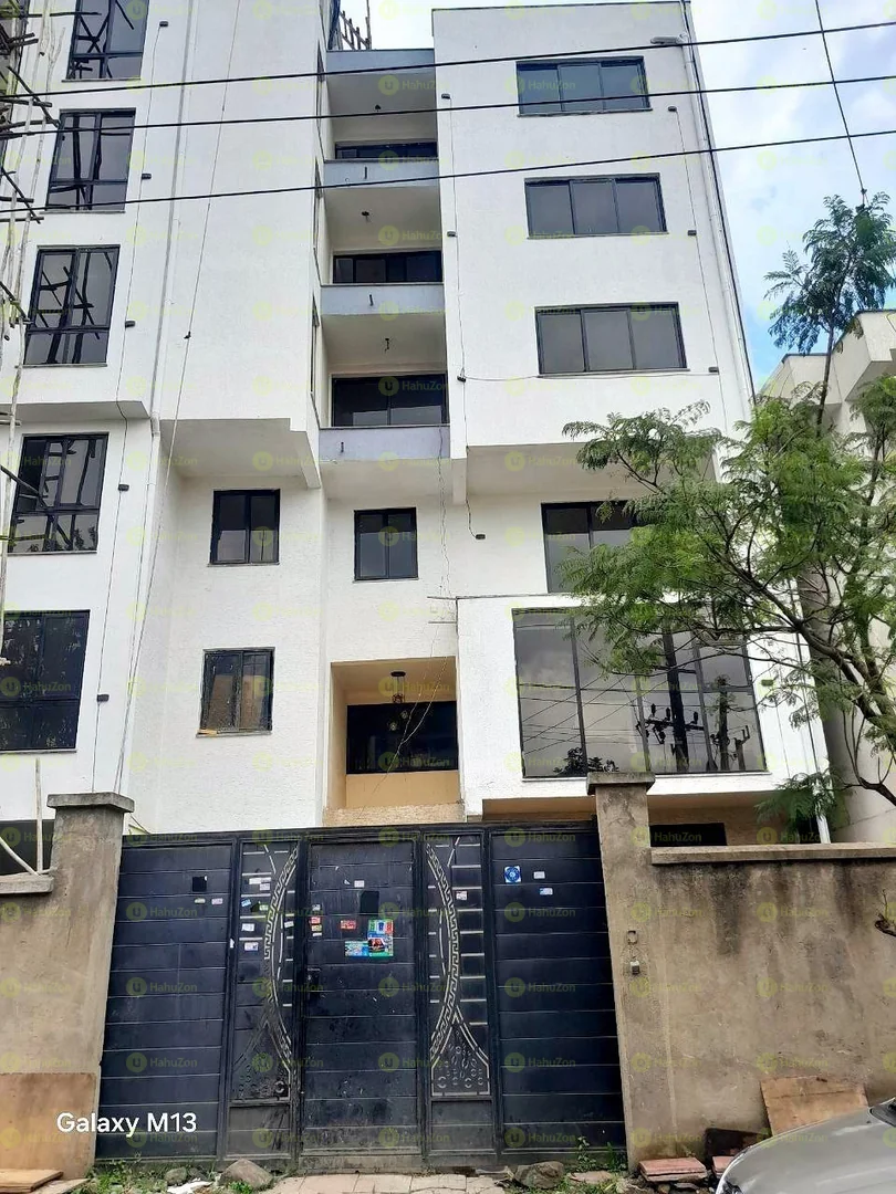 250 ካሬ የሚሸጥ G+5+ቴራዝ ቤት በአያት
