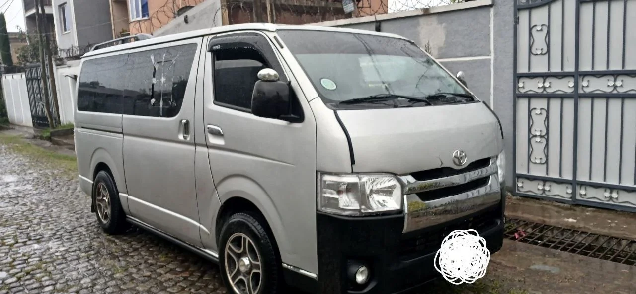 2006 Model-Toyota Hiace Abadula