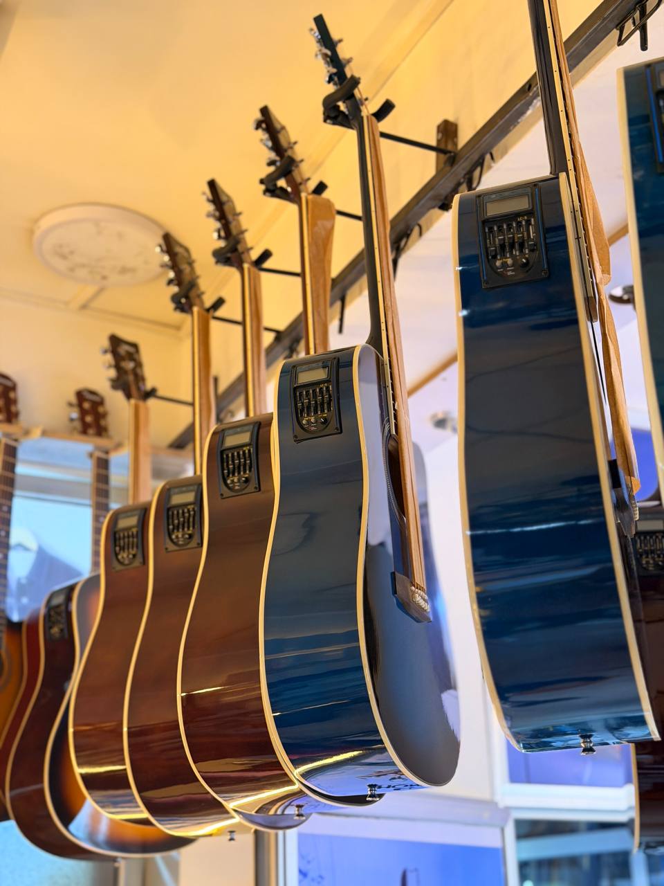 Yamaha f6000 Guitar