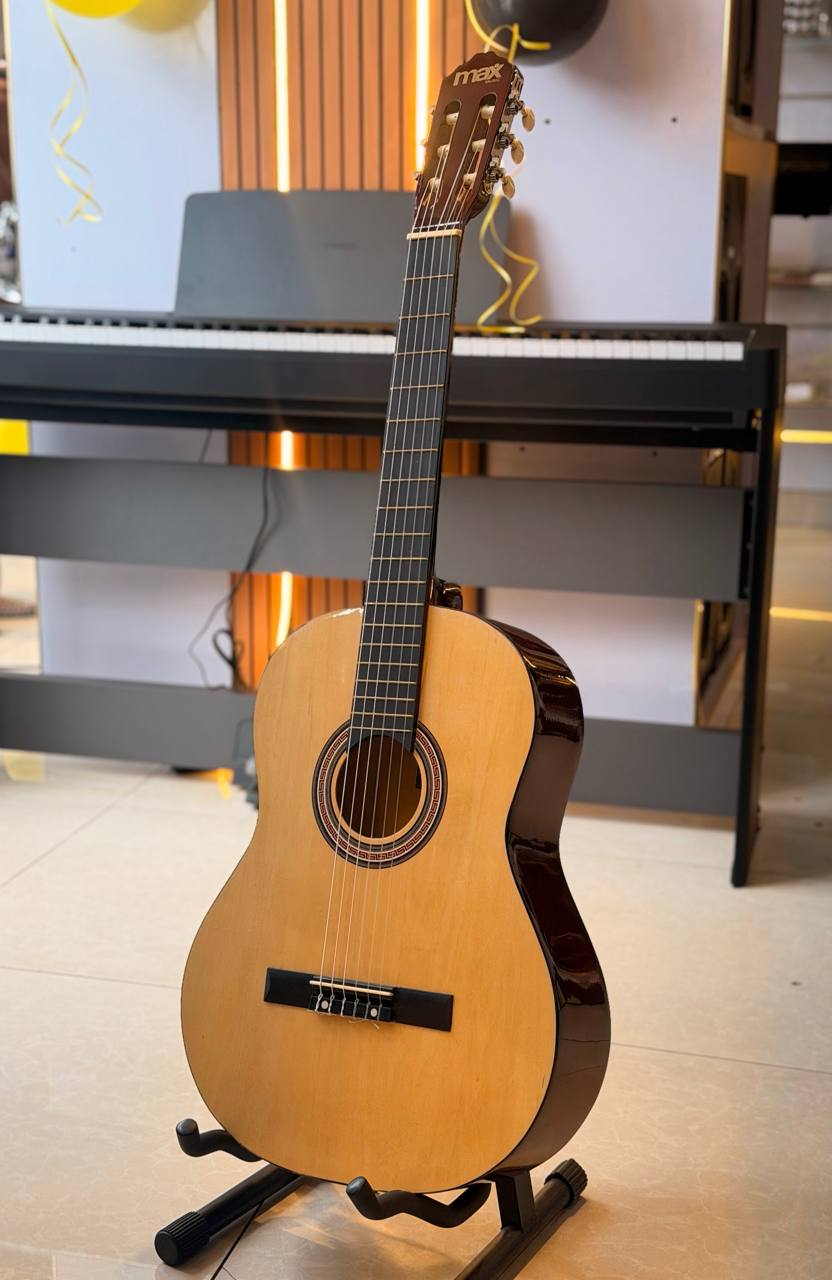 Max Music Classical Guitar