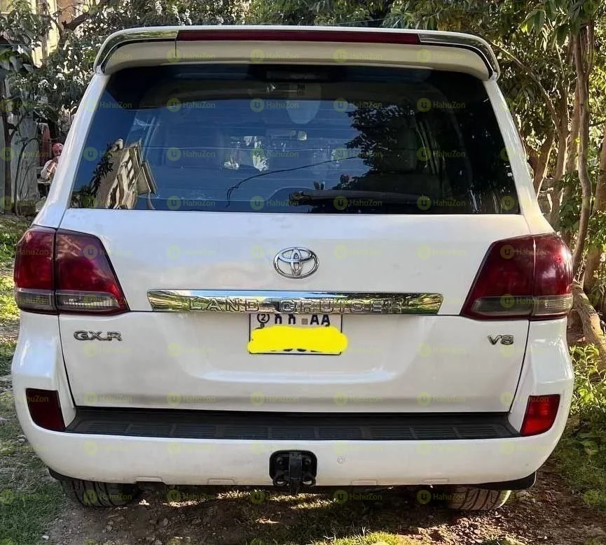 2012 Model-Toyota Land Cruiser V8 -GX