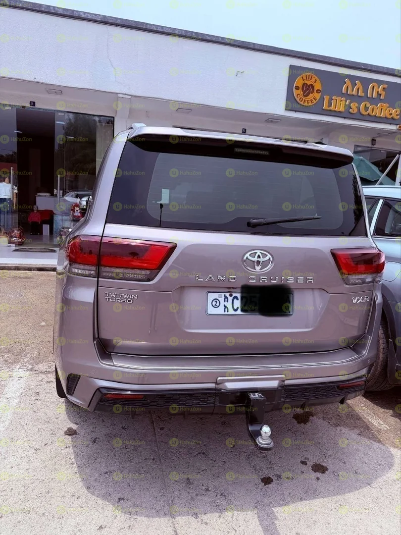 2022 Model-Toyota Landcruiser VXR