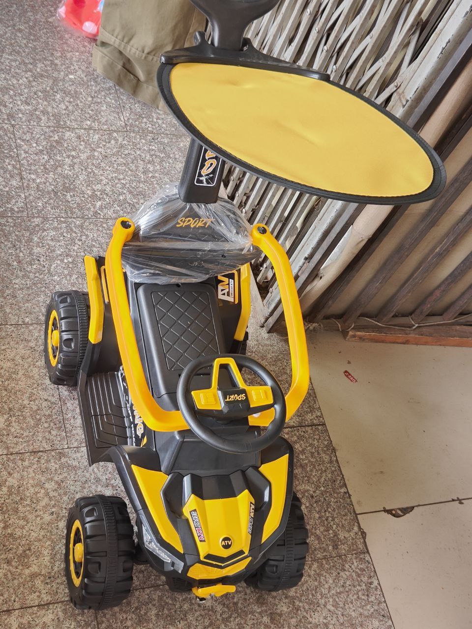 ከፍተኛ ጥራት ያለው የልጆች መኪና