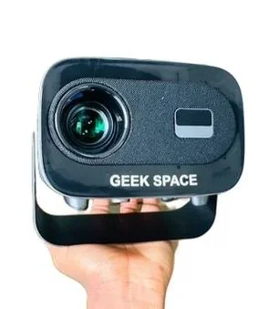 Geek Space Smart Projector