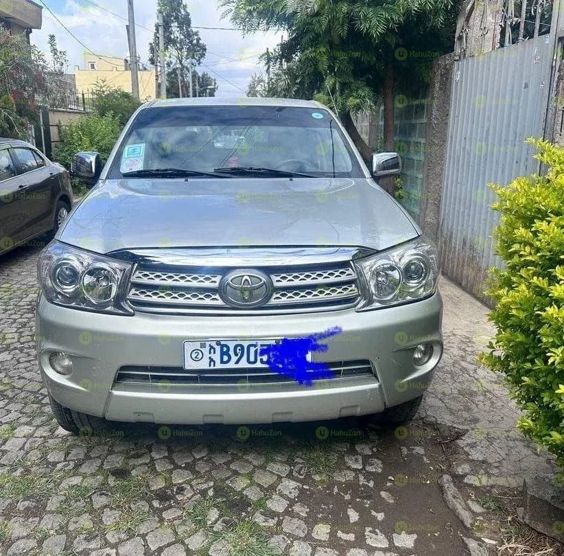 2009 Model-Toyota Fortuner