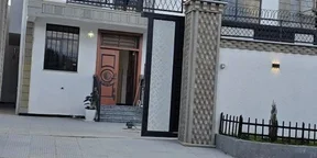230 ካሬ የሚሸጥ G+3 መኖርያ በአያት