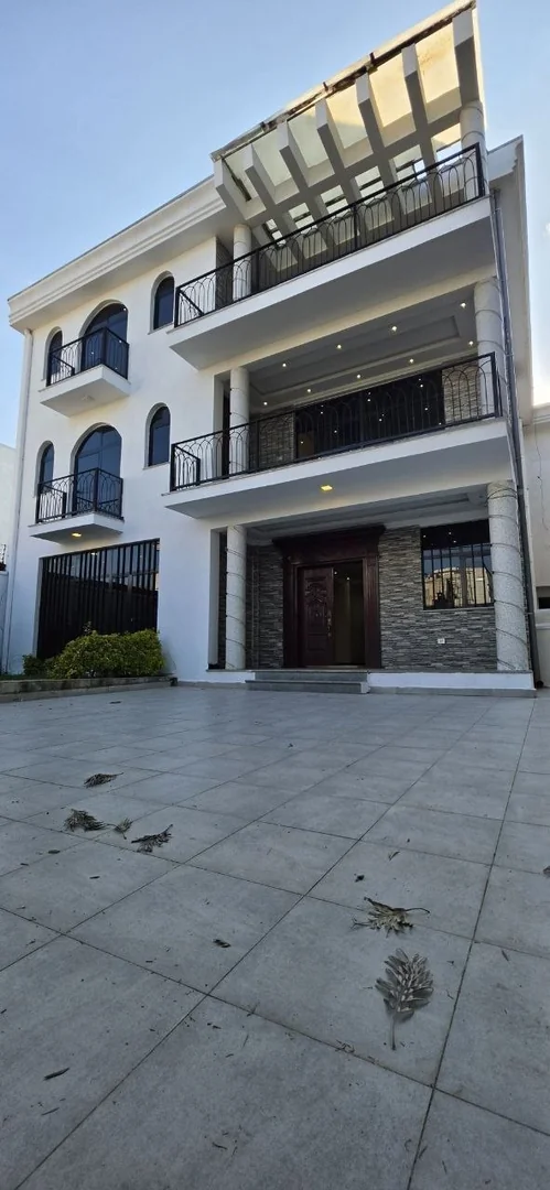 400 ካሬ የሚሸጥ G+2 በሰሚት
