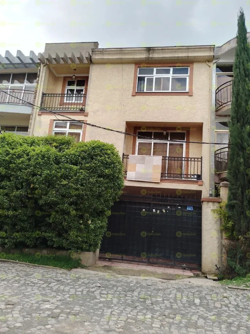105 ካሬ የሚሸጥ G+2 ቤት በአያት