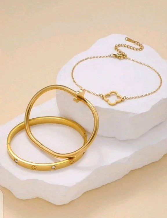 Fashionable Stainless Steel Big Flower Zirconia Bracelet