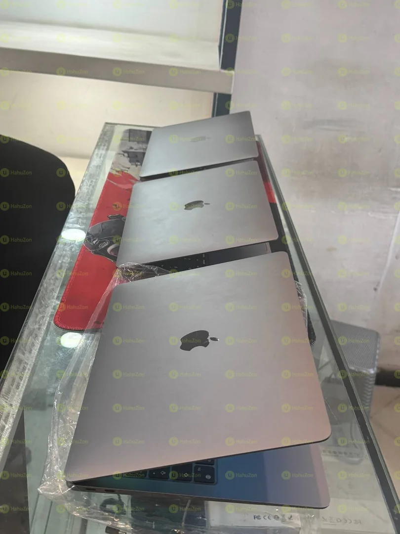Apple MacBook Air M1 Laptop