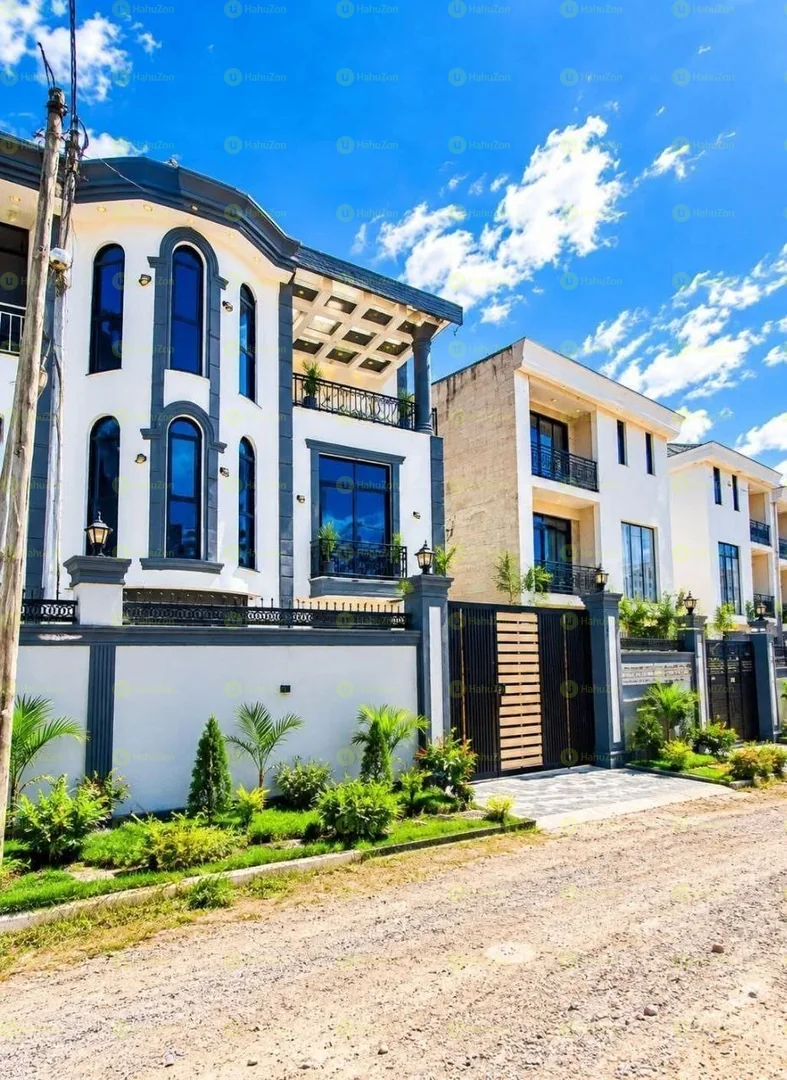150 ካሬ የሚሸጥ G+2 ቤት በአያት