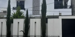 400 ካሬ የሚሸጥ G+2 ቤት በአያት