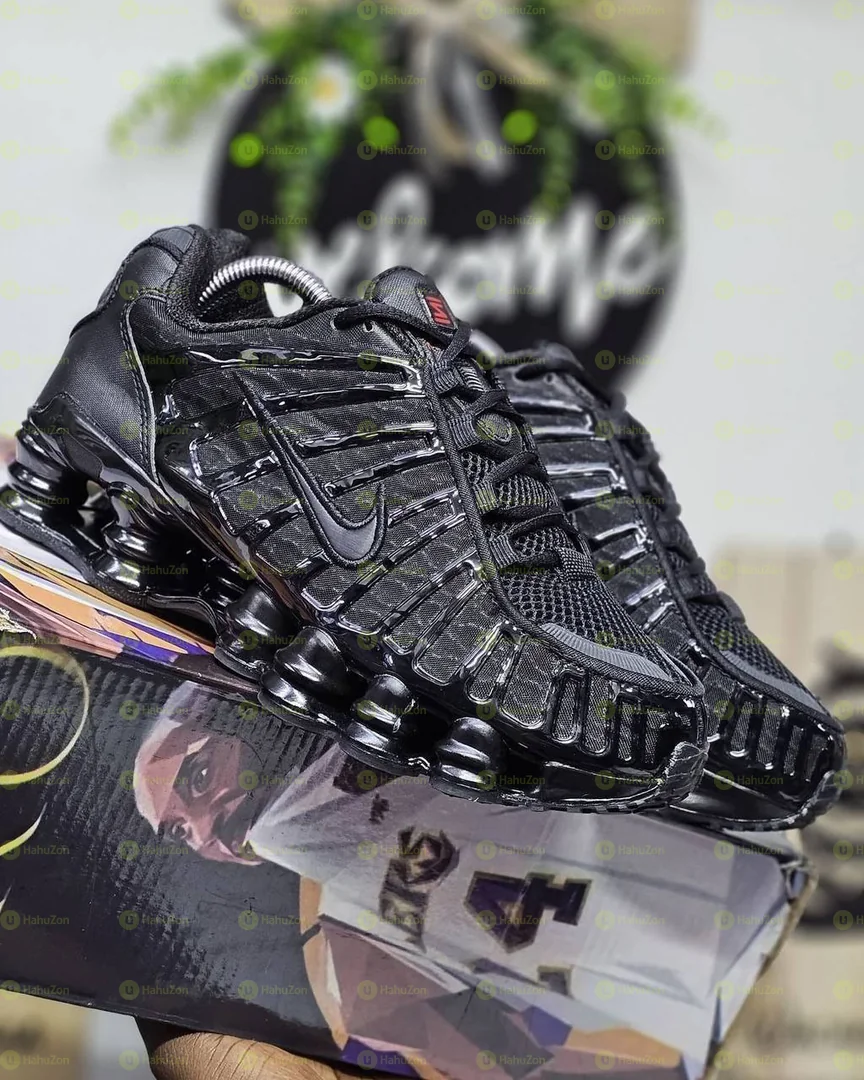 Nike SHOX Men's Shoes