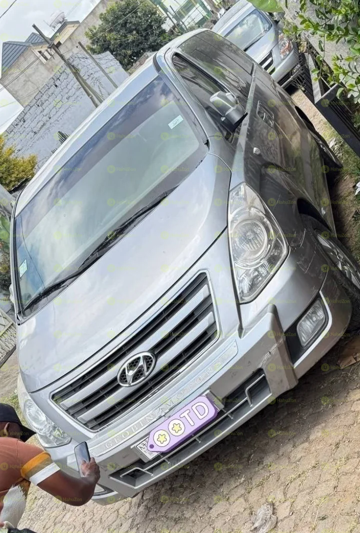 2017 Model-Hyundai Grand Starex