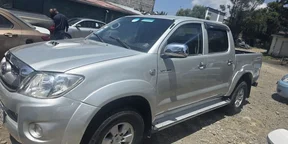 2010 Model-Toyota Hilux Kin Cab