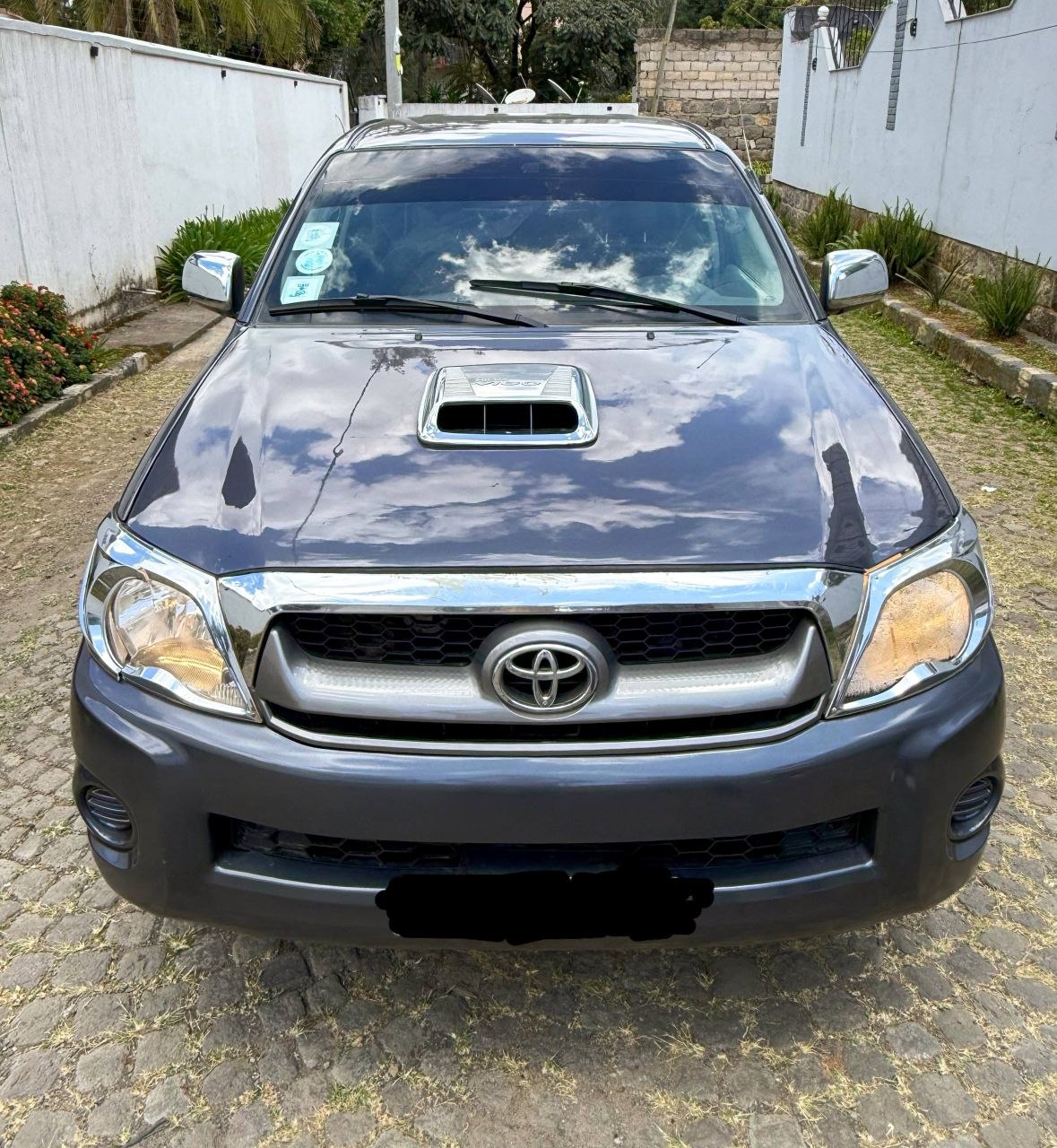2011 Model-Toyota Hilux Cab