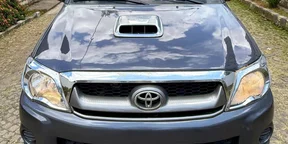 2011 Model-Toyota Hilux Cab