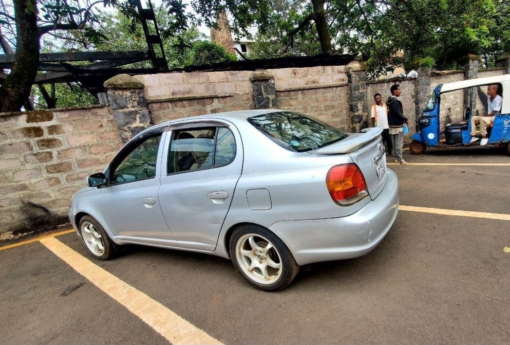 2005 Model-Toyota Platz
