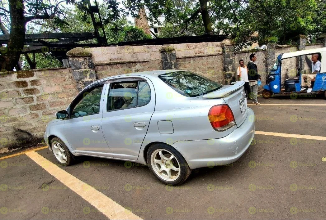 2005 Model-Toyota Platz