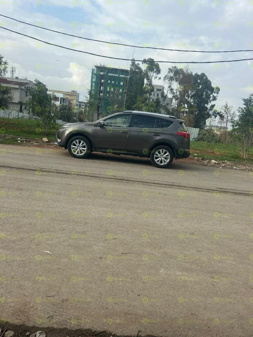 2013 Model-Toyota Rav4
