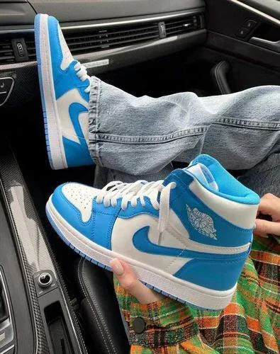 Air Jordan 1 High Retro UNC WMNS Shoes