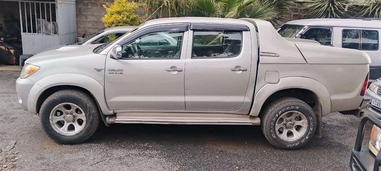 2010 Model-Toyota Hilux Double cap