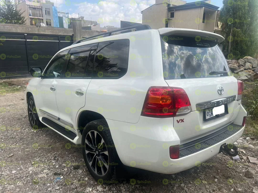 2014 Model-Toyota Landcruiser V8 VXR