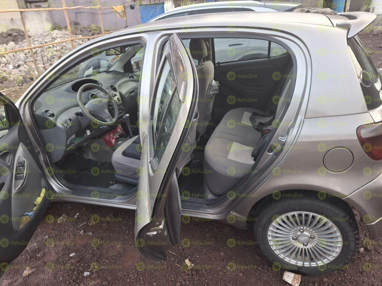 2001 Model-Toyota Vitz