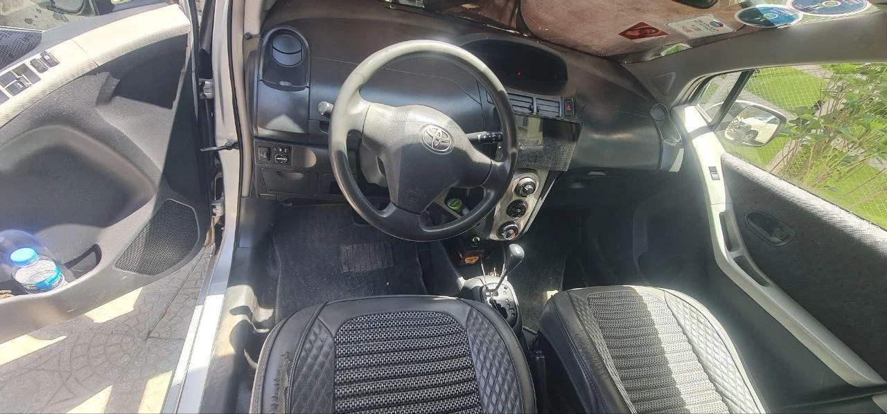 2010 Model-Toyota Yaris Compact