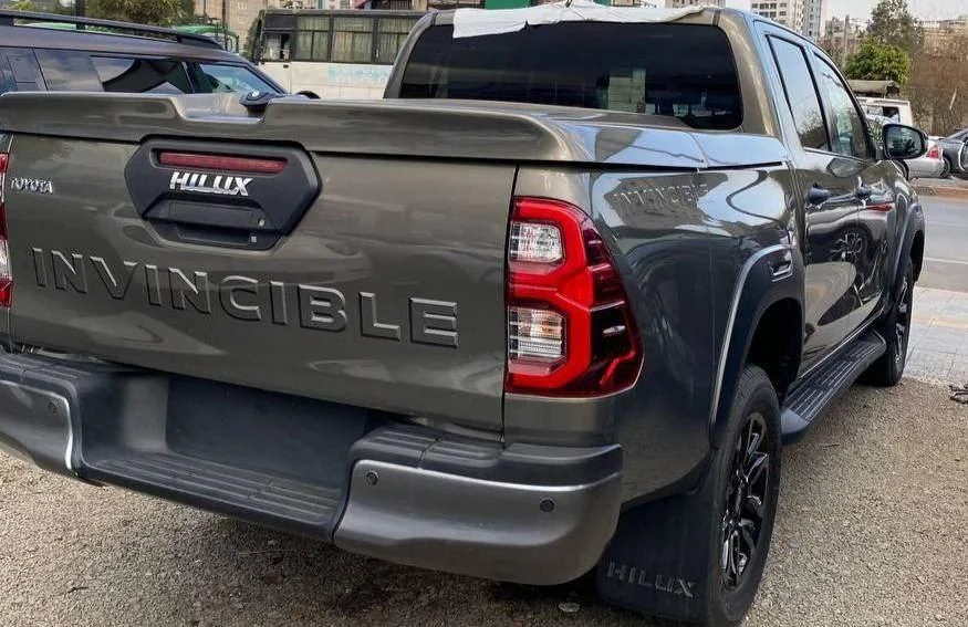 2023 Model-Toyota Hilux Doubl Invincible