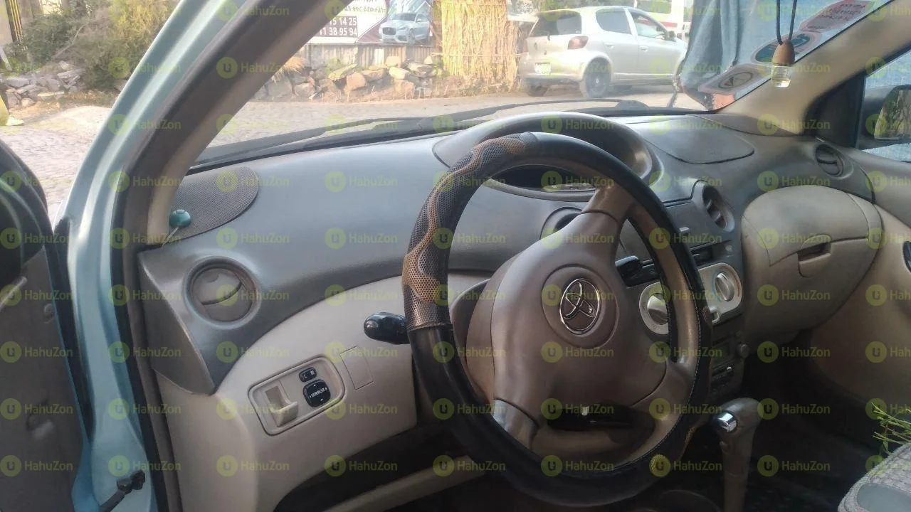 2005 Model-Toyota Platz