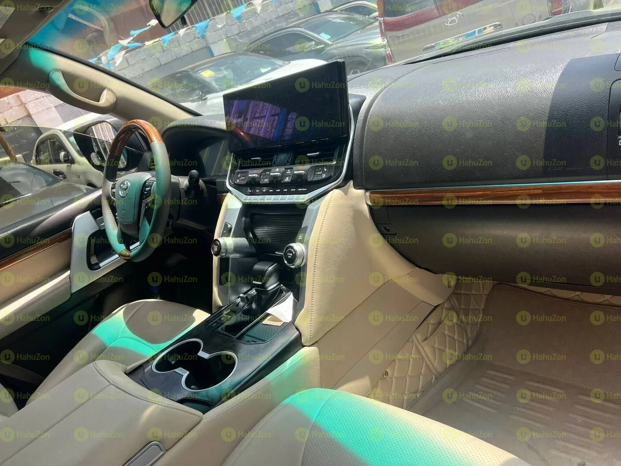 2010 Model-Toyota Landcruiser v8