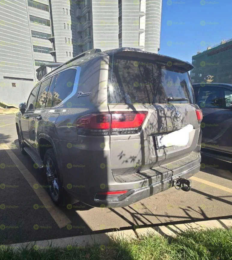 2023 Model-Toyota Landcruiser VX.R