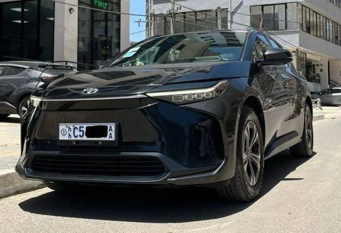 2023 Model-Toyota BZ4X   2wd