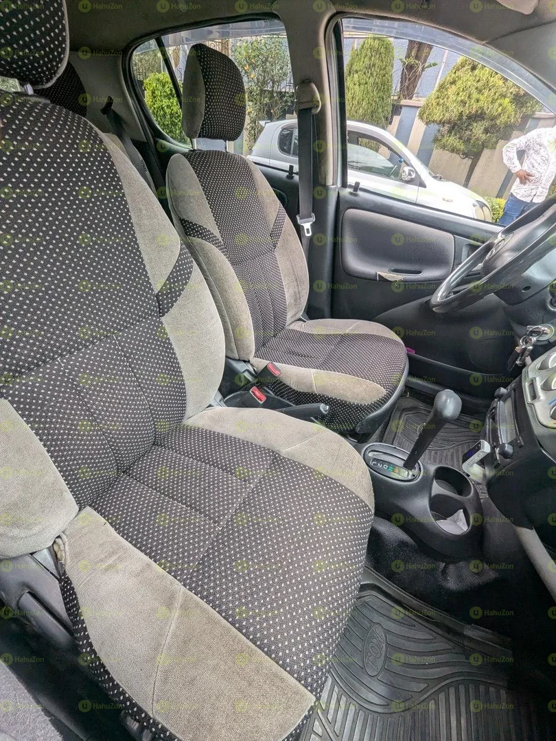 2004 Model-Toyota Vitz