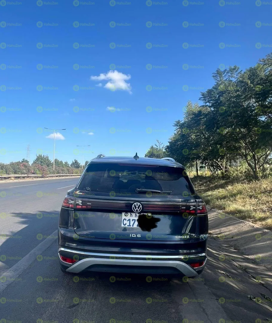 2022 Model-Volkswagen ID.6 Crozz Pro