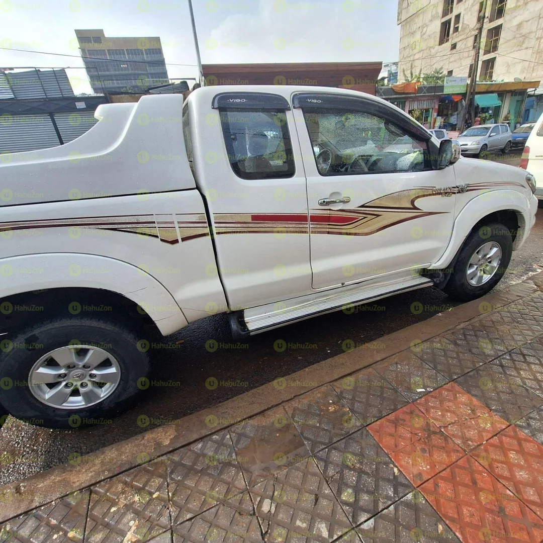 2009 Model-Toyota Hilux Single-Cab
