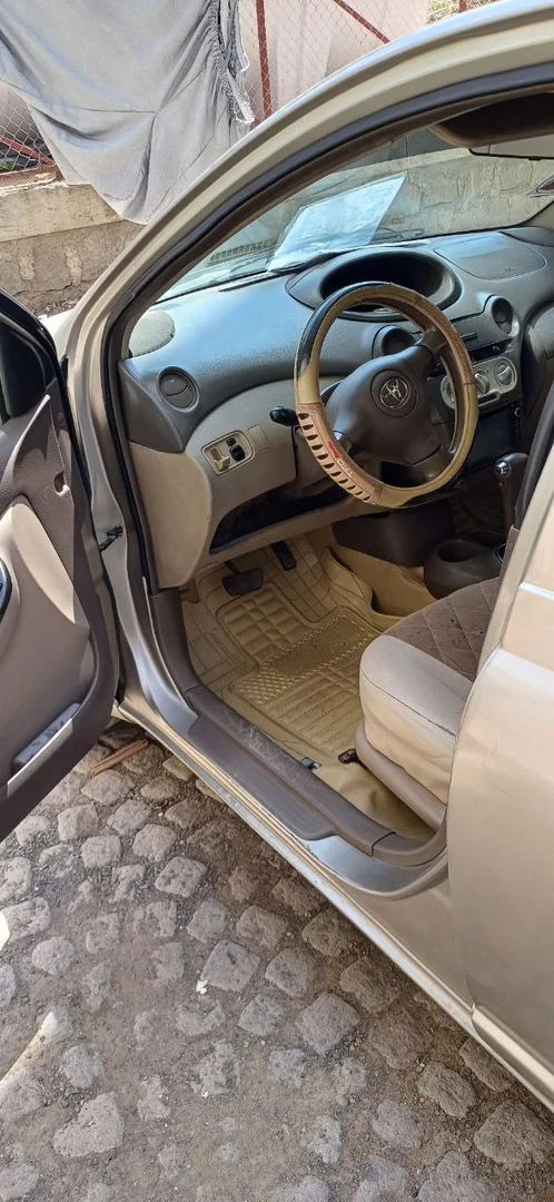 2002 Model-Toyota Platz